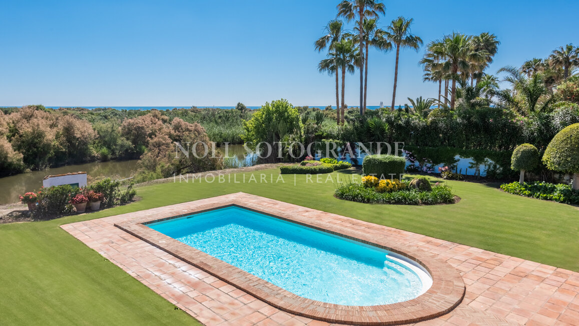 Luxuriöse 8-Schlafzimmer-Villa zur Vermietung in Kings & Queens, Sotogrande