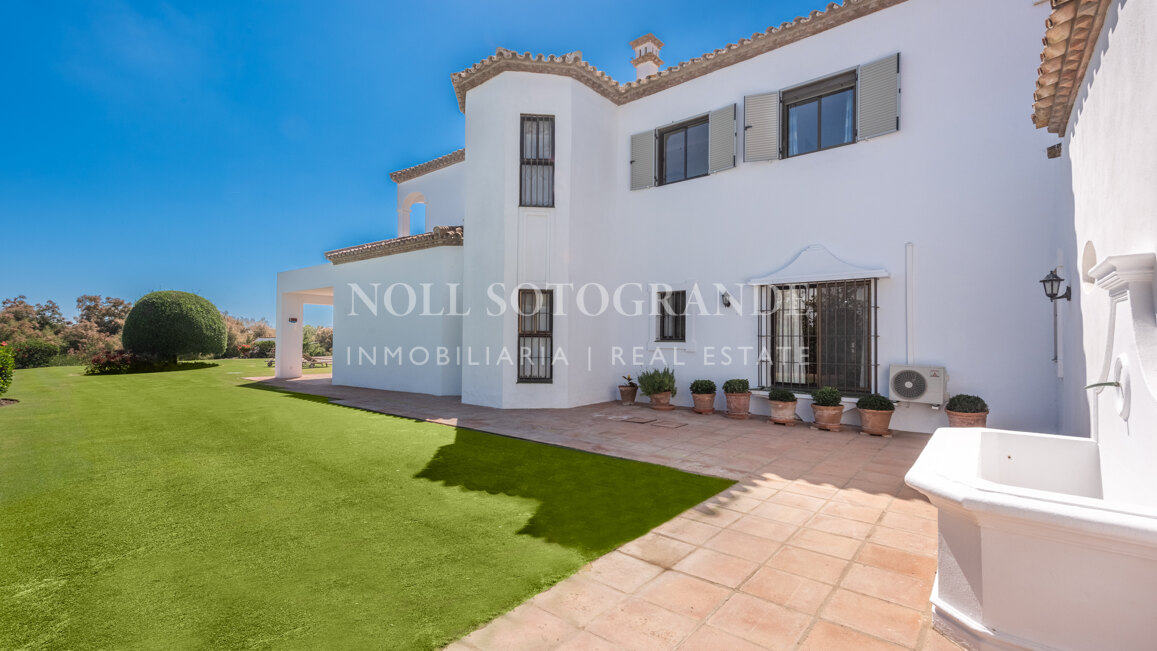 Luxuriöse 8-Schlafzimmer-Villa zur Vermietung in Kings & Queens, Sotogrande