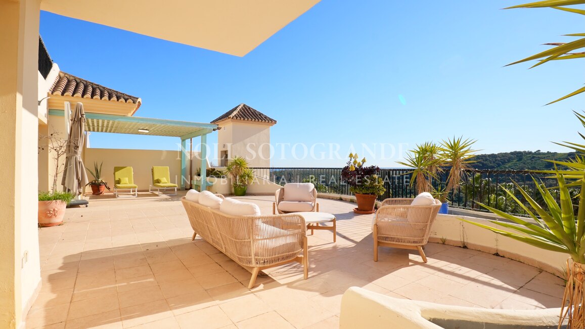 Luxurious 3-Bedroom Penthouse in San Roque Club with Sea Views