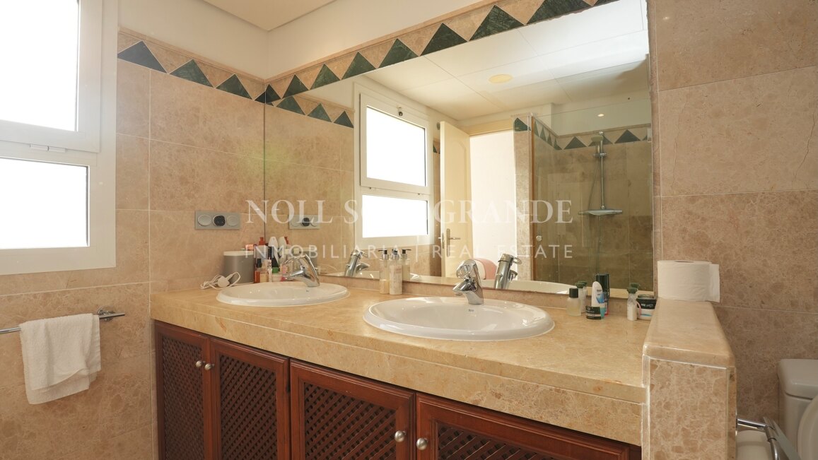 Luxurious 3-Bedroom Penthouse in San Roque Club with Sea Views