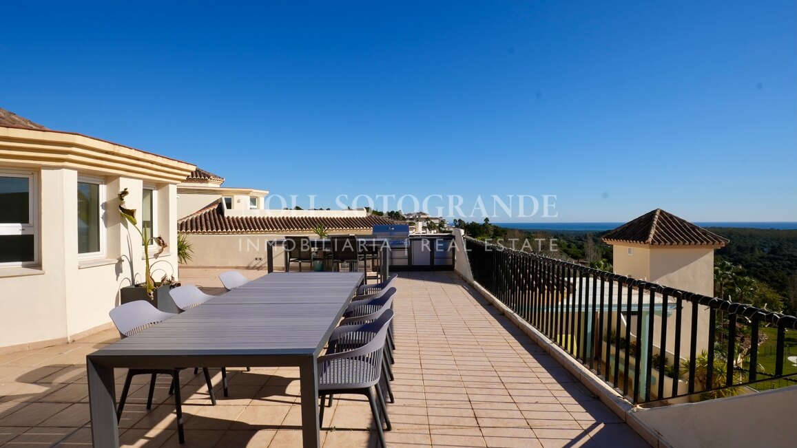 Luxurious 3-Bedroom Penthouse in San Roque Club with Sea Views