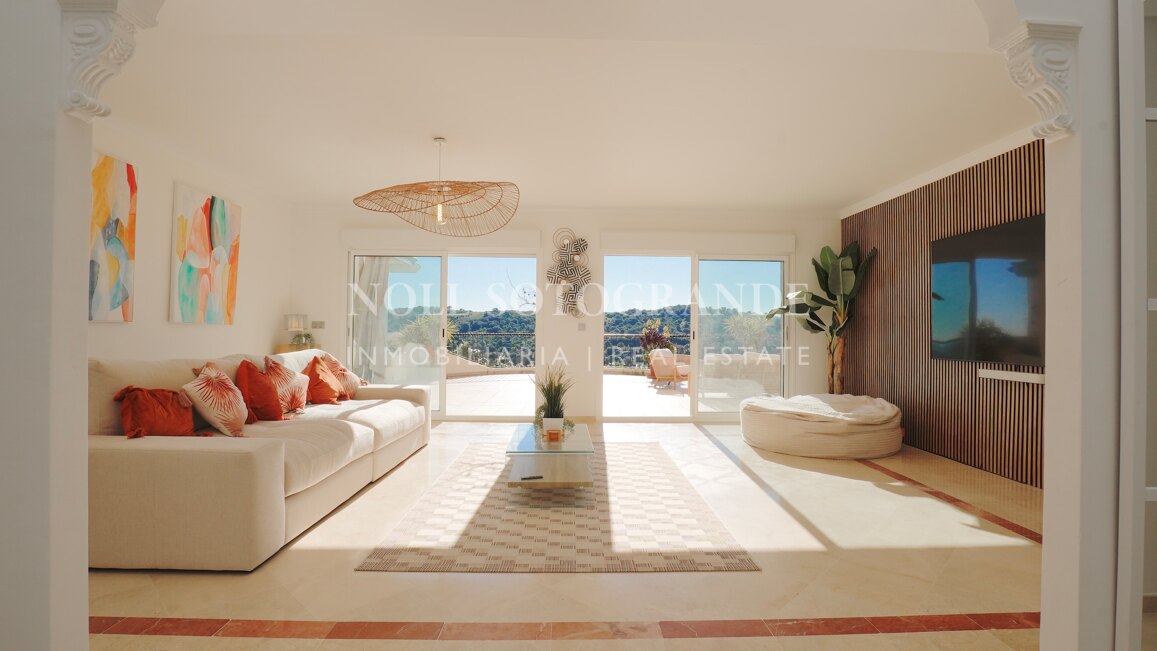 Luxurious 3-Bedroom Penthouse in San Roque Club with Sea Views