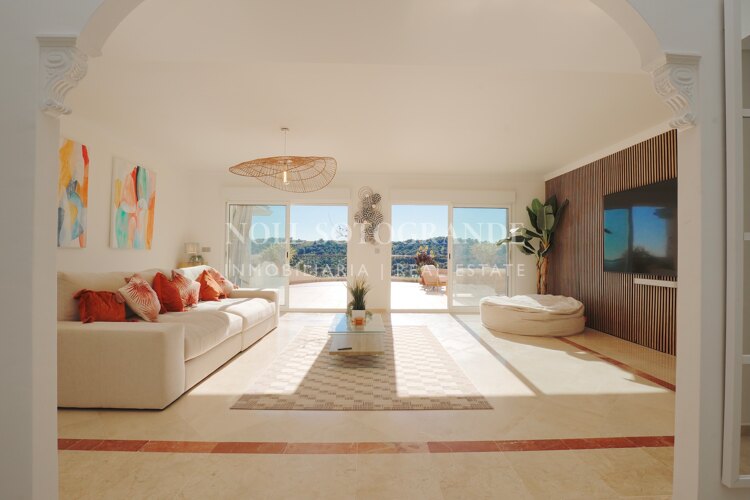 Luxuriöses Penthaus mit 3 Schlafzimmern im San Roque Club mit Meerblick