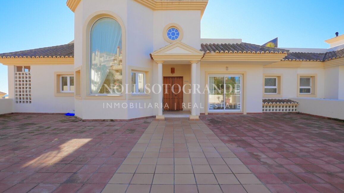 Luxurious 3-Bedroom Penthouse in San Roque Club with Sea Views