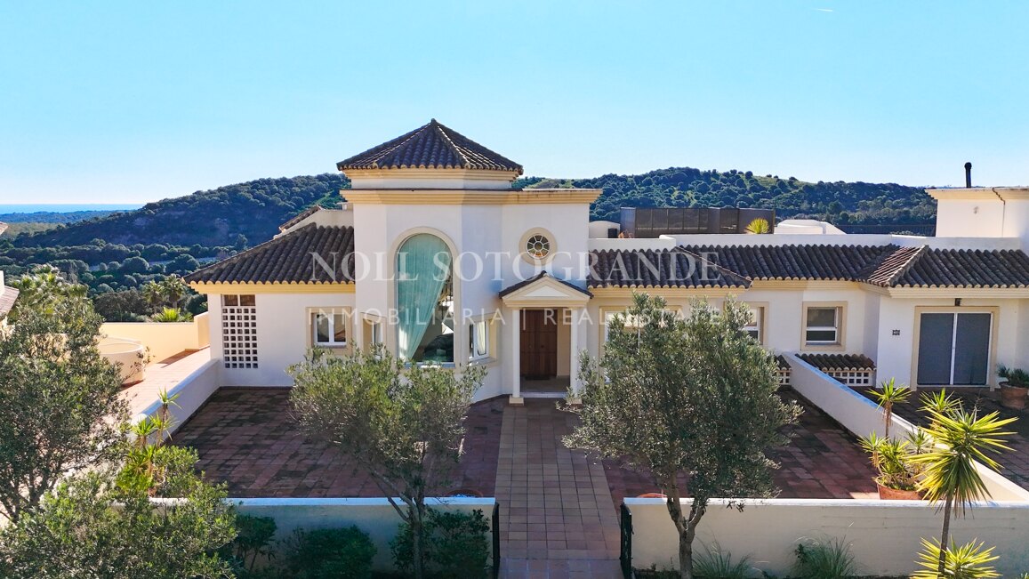 Luxurious 3-Bedroom Penthouse in San Roque Club with Sea Views