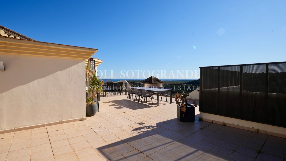 Luxurious 3-Bedroom Penthouse in San Roque Club with Sea Views