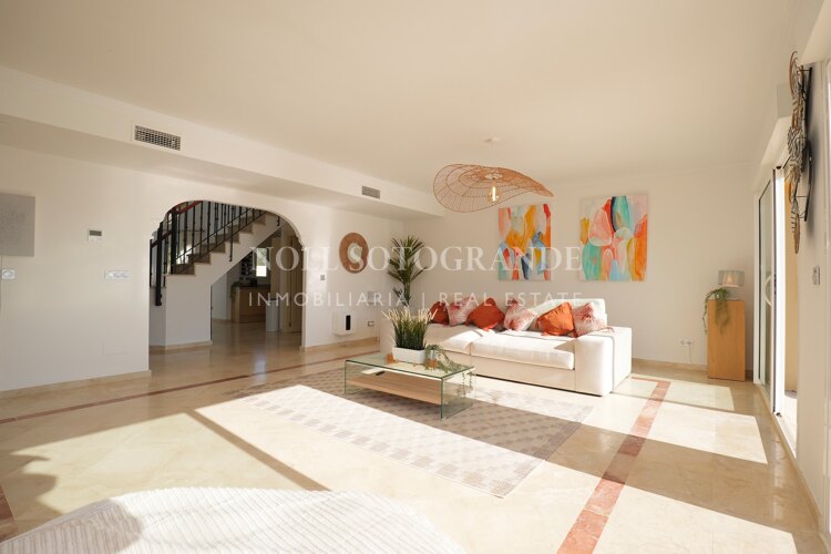 Luxuriöses Penthaus mit 3 Schlafzimmern im San Roque Club mit Meerblick