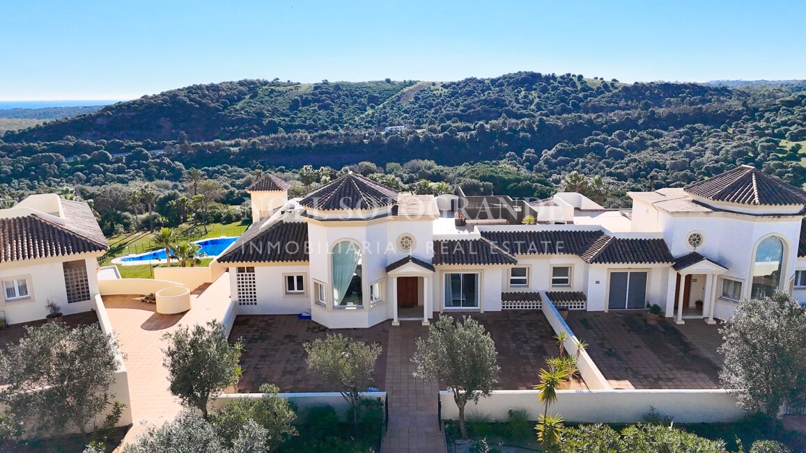 Luxurious 3-Bedroom Penthouse in San Roque Club with Sea Views