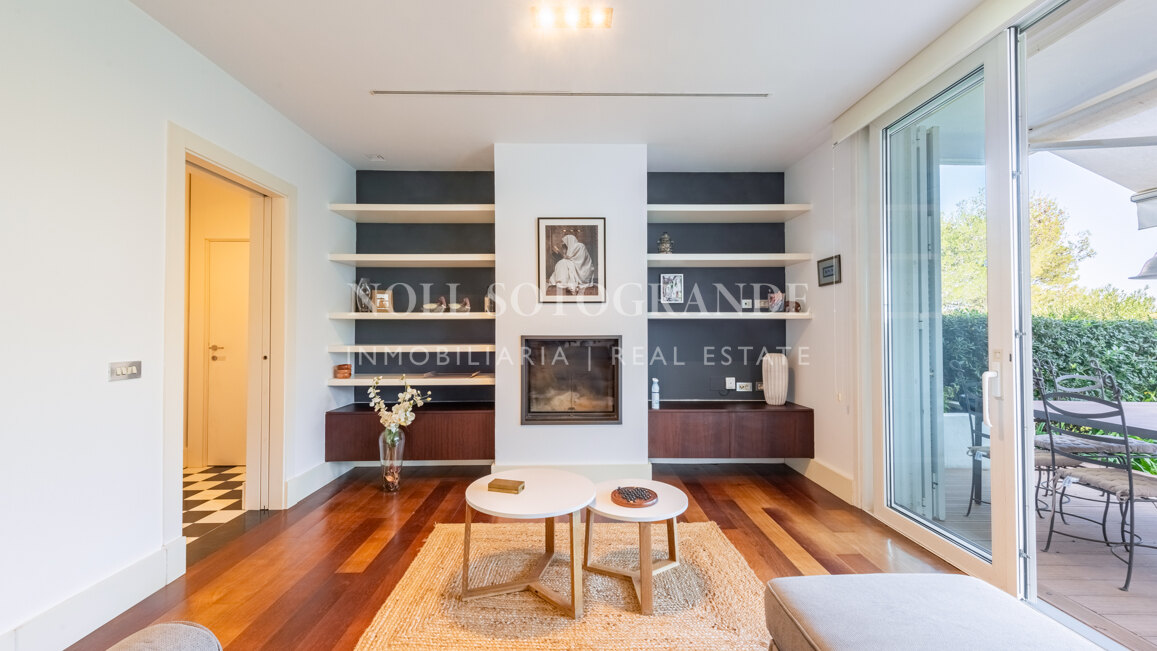 Vollständig renovierte 2-Schlafzimmer-Wohnung zum Verkauf in Tenis, Sotogrande