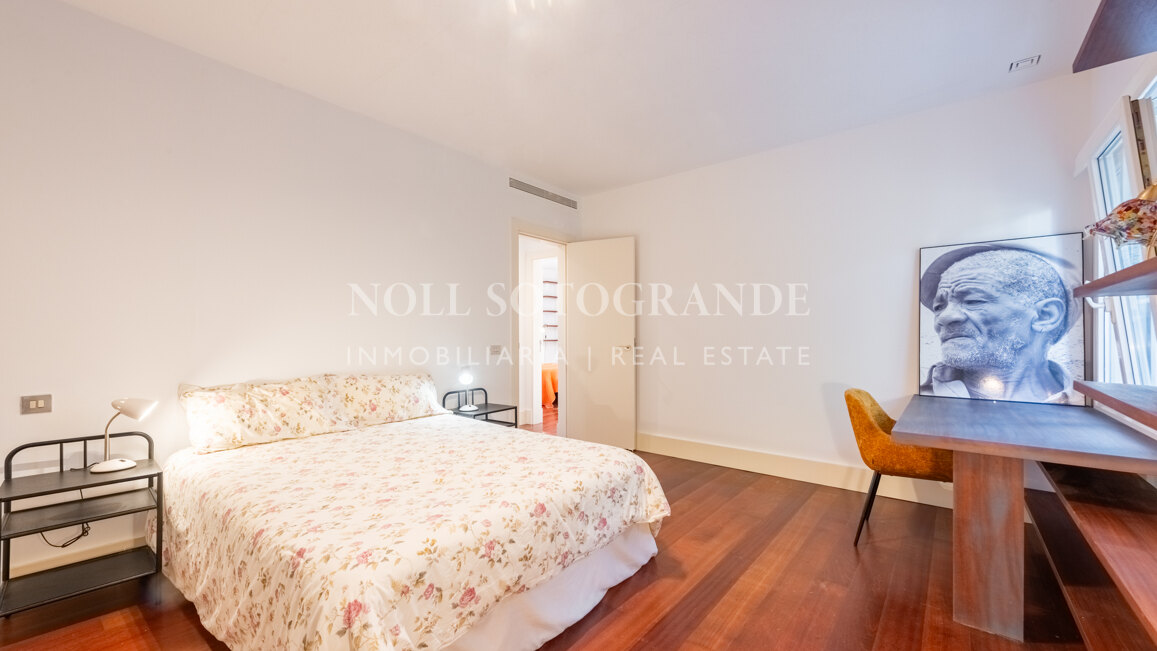 Vollständig renovierte 2-Schlafzimmer-Wohnung zum Verkauf in Tenis, Sotogrande