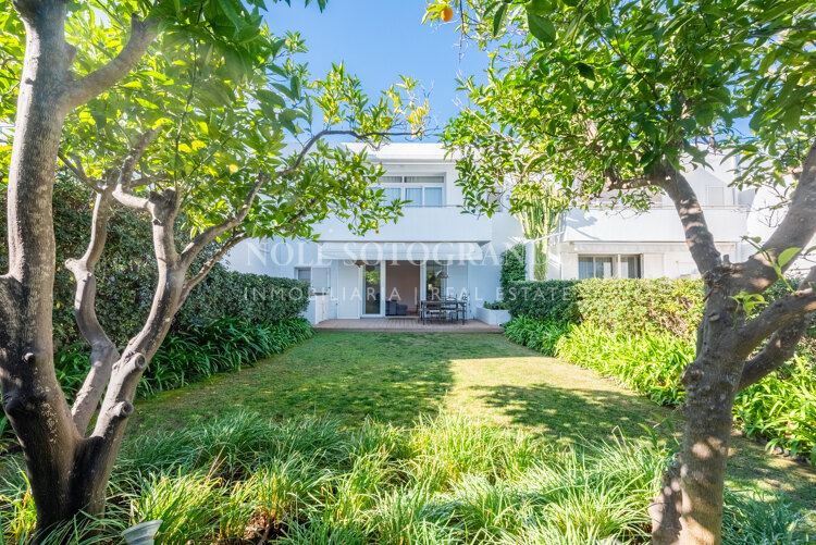 Vollständig renovierte 2-Schlafzimmer-Wohnung zum Verkauf in Tenis, Sotogrande