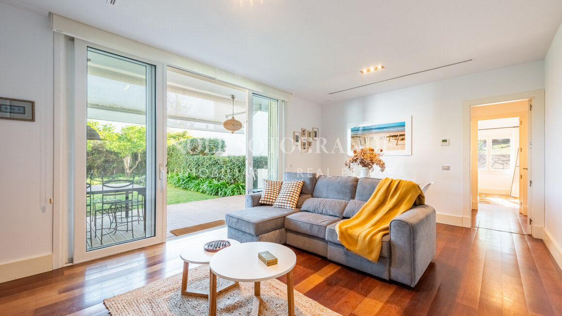 Vollständig renovierte 2-Schlafzimmer-Wohnung zum Verkauf in Tenis, Sotogrande