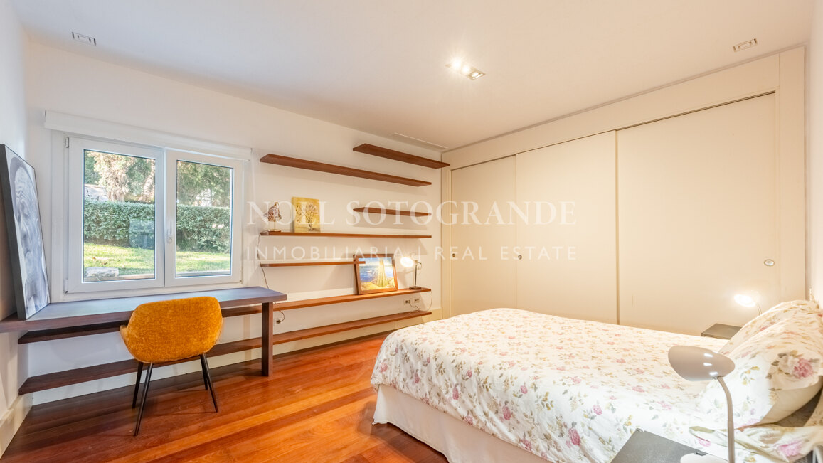 Vollständig renovierte 2-Schlafzimmer-Wohnung zum Verkauf in Tenis, Sotogrande