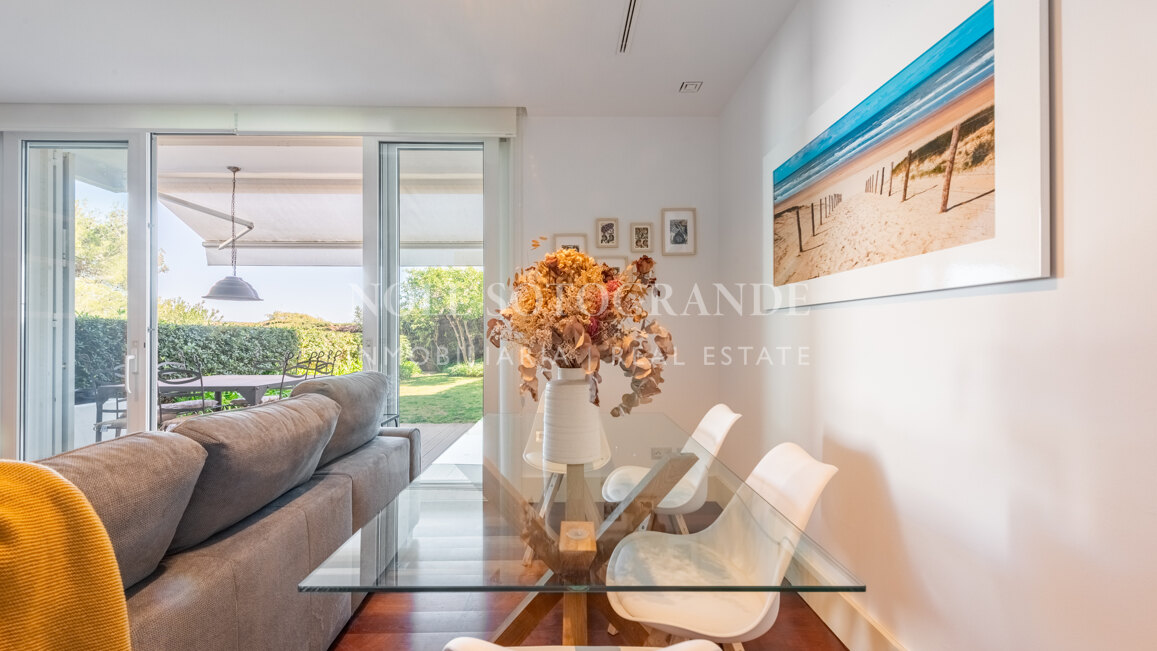 Vollständig renovierte 2-Schlafzimmer-Wohnung zum Verkauf in Tenis, Sotogrande