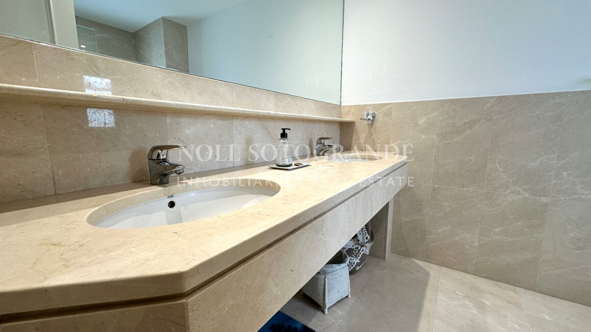 Luxuriöses Penthouse mit 3 Schlafzimmern und privatem Pool in der Marina von Sotogrande