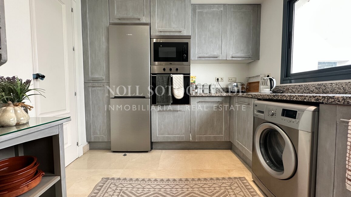 Luxuriöses Penthouse mit 3 Schlafzimmern und privatem Pool in der Marina von Sotogrande