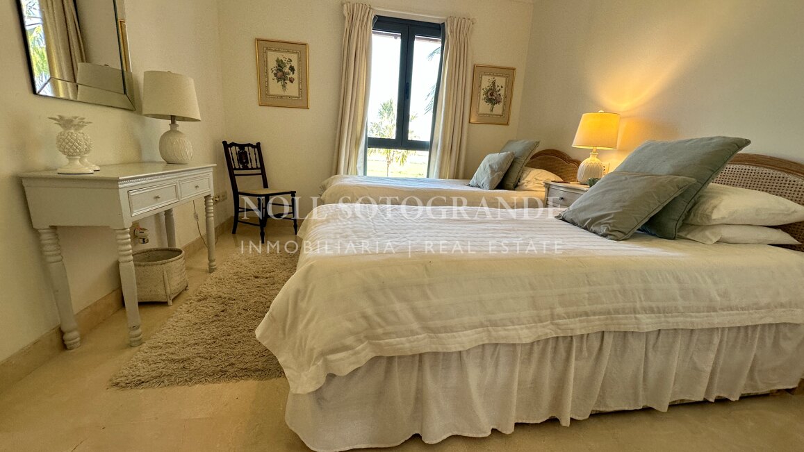 Luxuriöses Penthouse mit 3 Schlafzimmern und privatem Pool in der Marina von Sotogrande