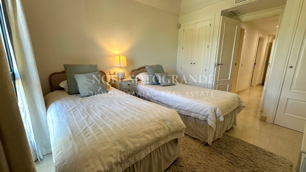 Luxuriöses Penthouse mit 3 Schlafzimmern und privatem Pool in der Marina von Sotogrande