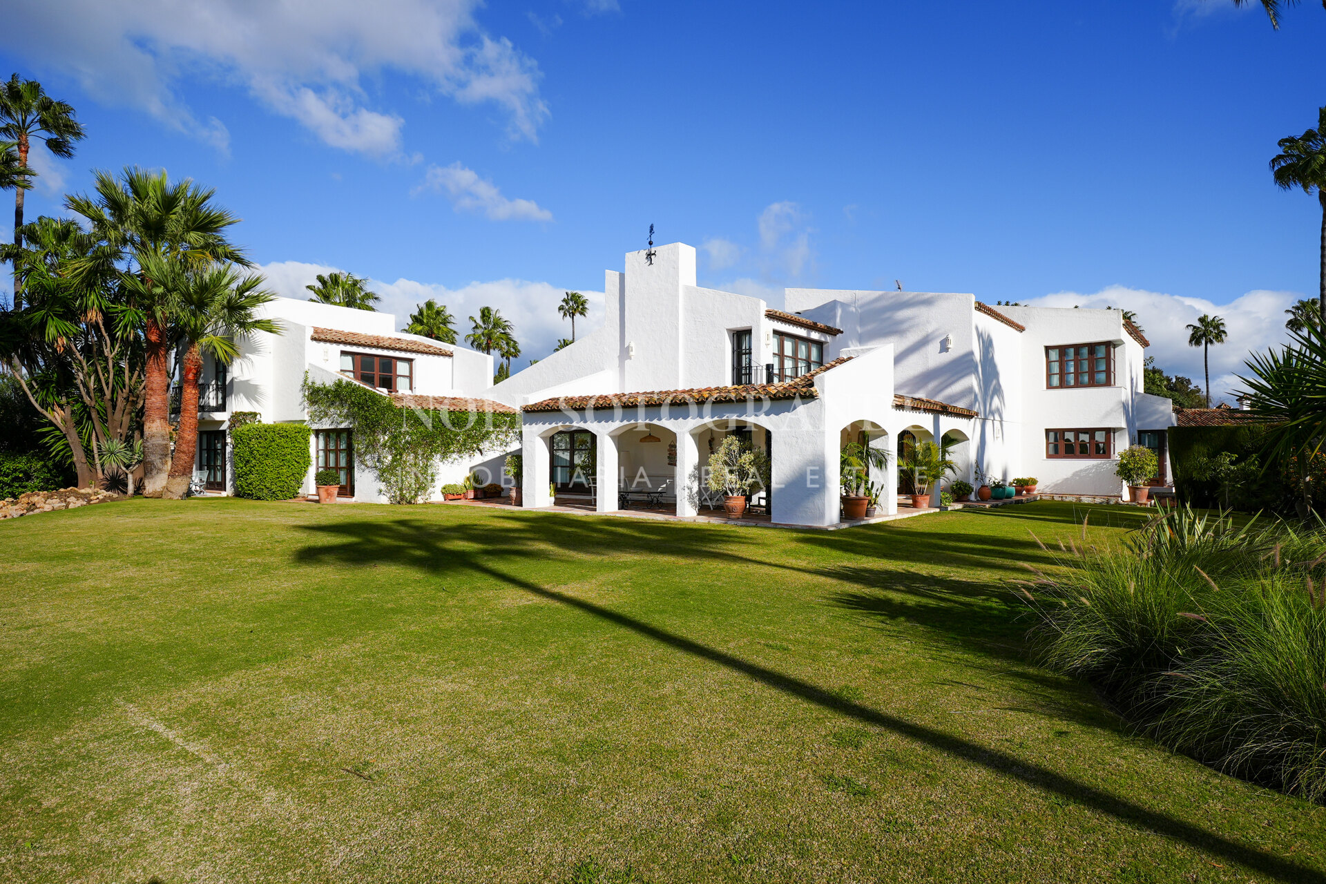 Erstklassige Golfimmobilie in erster Linie zu verkaufen in Kings & Queens, Sotogrande