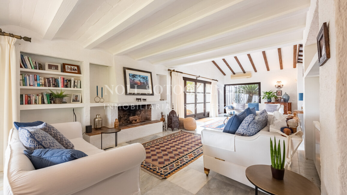 Erstklassige Golfimmobilie in erster Linie zu verkaufen in Kings & Queens, Sotogrande