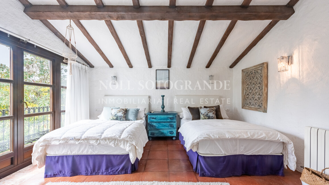 Erstklassige Golfimmobilie in erster Linie zu verkaufen in Kings & Queens, Sotogrande