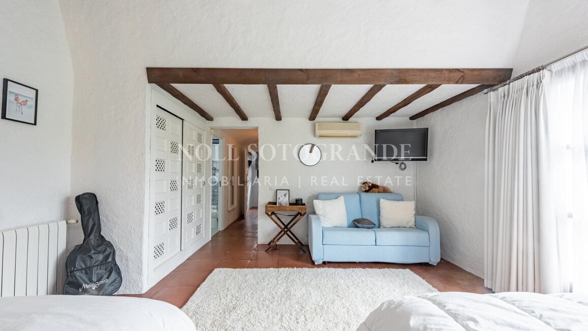 Erstklassige Golfimmobilie in erster Linie zu verkaufen in Kings & Queens, Sotogrande