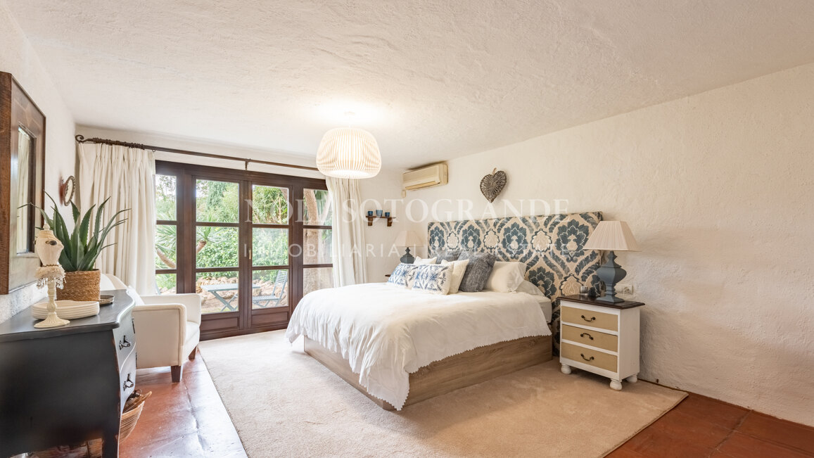 Erstklassige Golfimmobilie in erster Linie zu verkaufen in Kings & Queens, Sotogrande