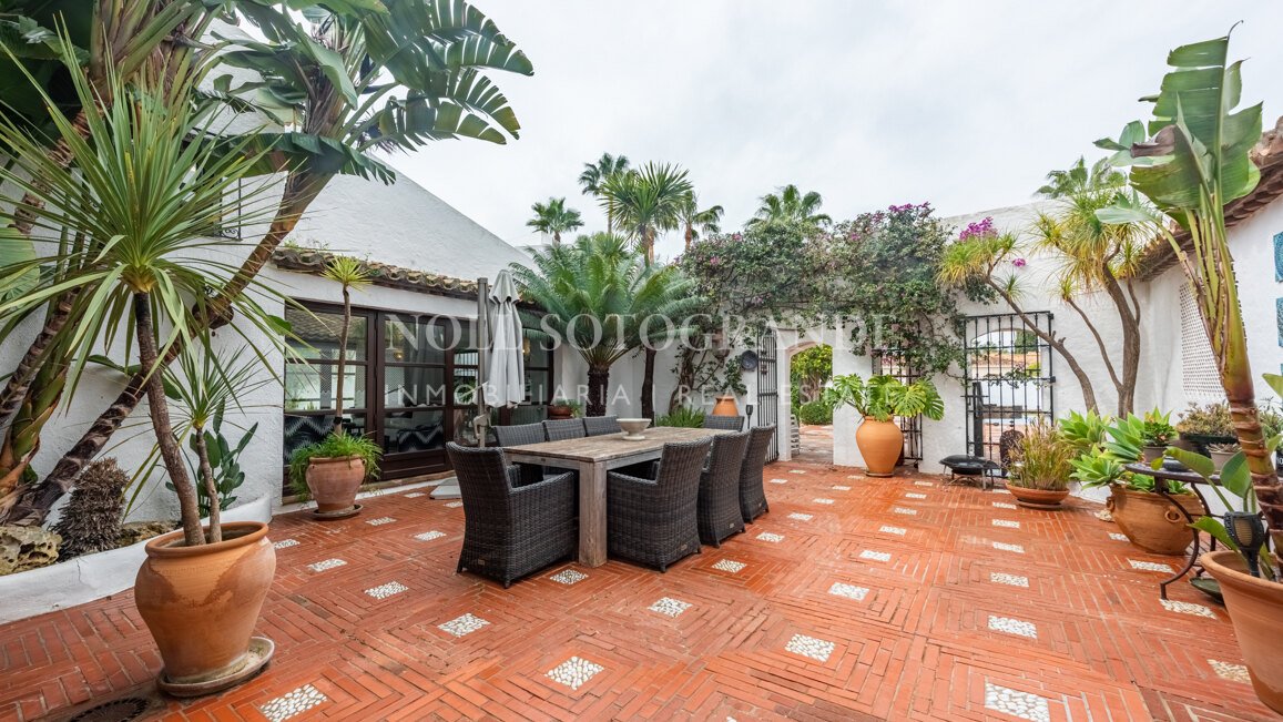 Erstklassige Golfimmobilie in erster Linie zu verkaufen in Kings & Queens, Sotogrande