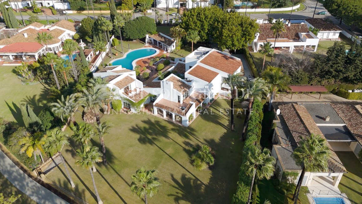 Erstklassige Golfimmobilie in erster Linie zu verkaufen in Kings & Queens, Sotogrande