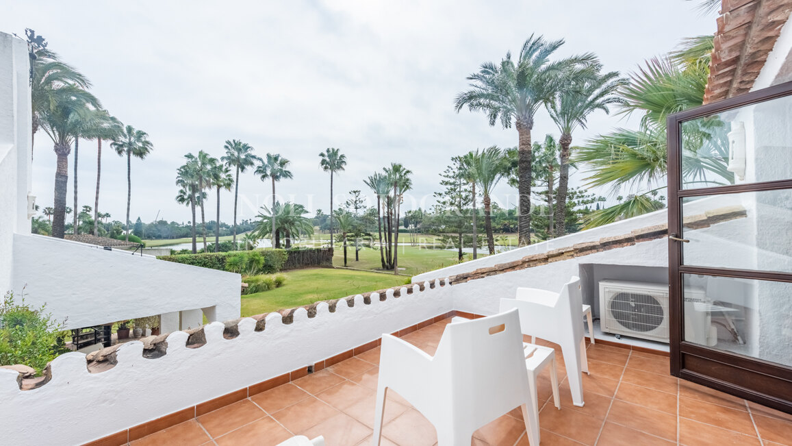 Erstklassige Golfimmobilie in erster Linie zu verkaufen in Kings & Queens, Sotogrande