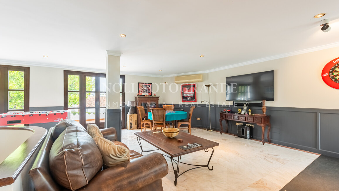 Erstklassige Golfimmobilie in erster Linie zu verkaufen in Kings & Queens, Sotogrande