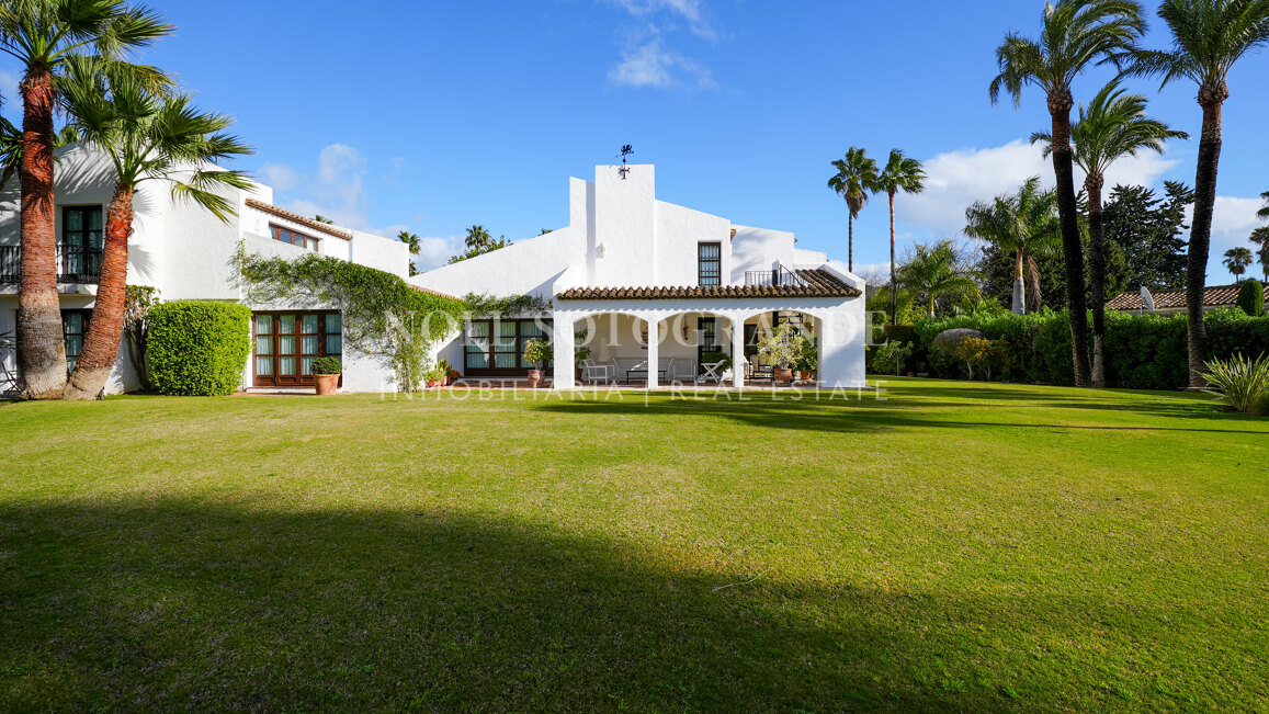 Erstklassige Golfimmobilie in erster Linie zu verkaufen in Kings & Queens, Sotogrande