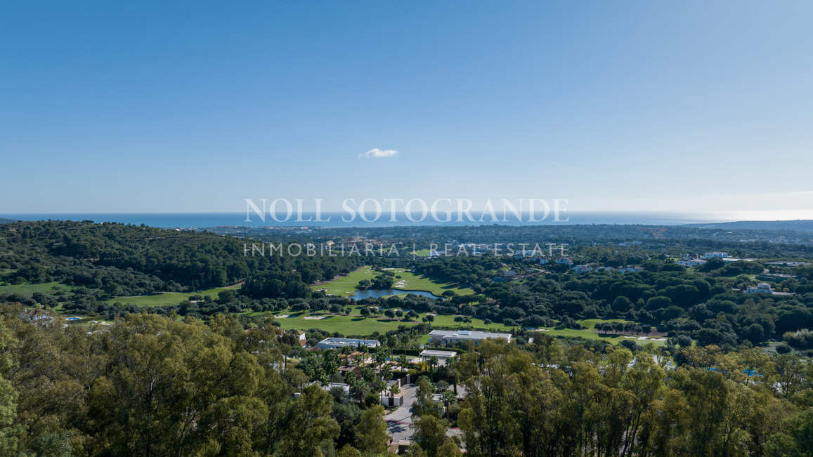 The Sanctuary – Luxusvilla mit Meerblick in La Reserva, Sotogrande