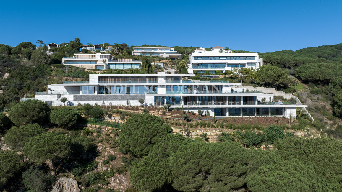 The Sanctuary – Luxusvilla mit Meerblick in La Reserva, Sotogrande