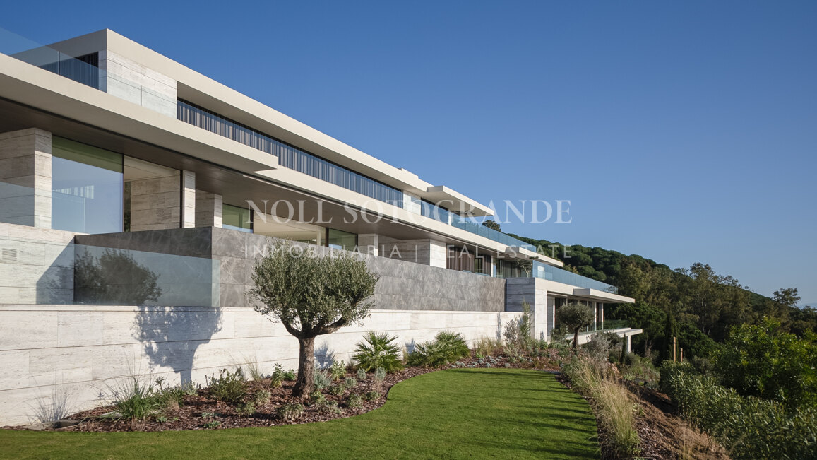 The Sanctuary – Luxusvilla mit Meerblick in La Reserva, Sotogrande