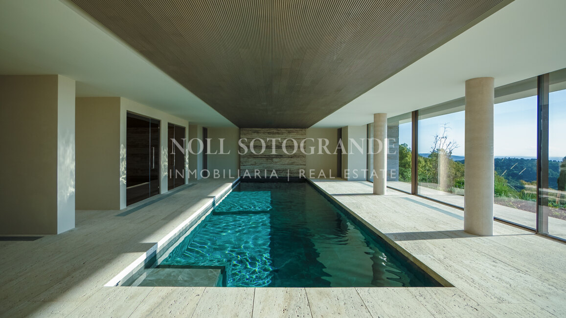 The Sanctuary – Luxusvilla mit Meerblick in La Reserva, Sotogrande