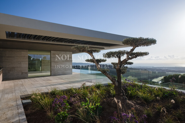 The Sanctuary – Luxusvilla mit Meerblick in La Reserva, Sotogrande