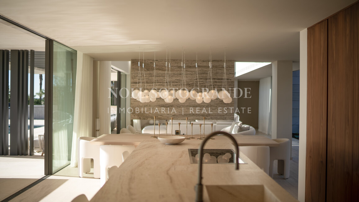 Moderne Villa mit unvergleichlichem Meerblick in Sotogrande