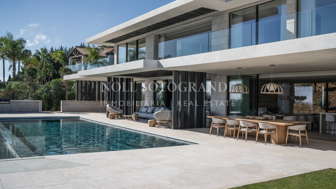 Moderne Villa mit unvergleichlichem Meerblick in Sotogrande