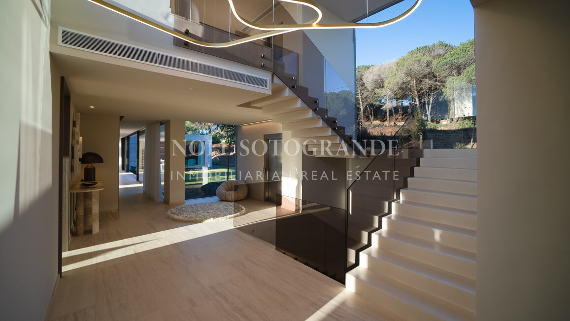 Moderne Villa mit unvergleichlichem Meerblick in Sotogrande