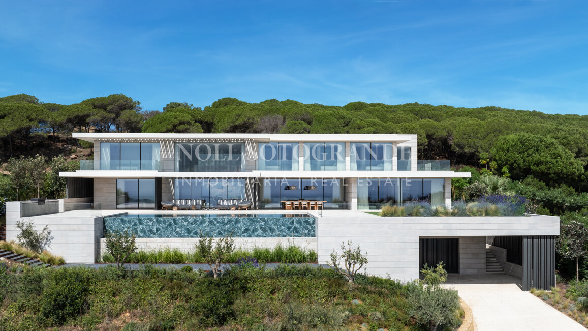 Moderne Villa mit unvergleichlichem Meerblick in Sotogrande