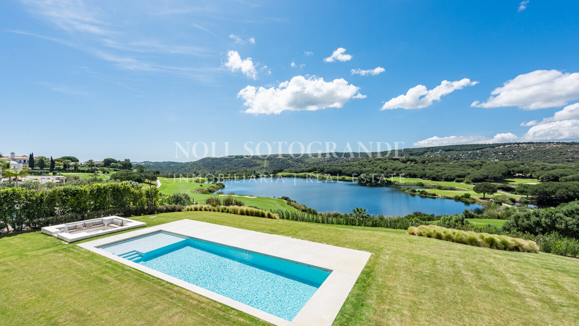 Villa Gazania - Zeitgenössische Villa zum Verkauf Sotogrande Alto