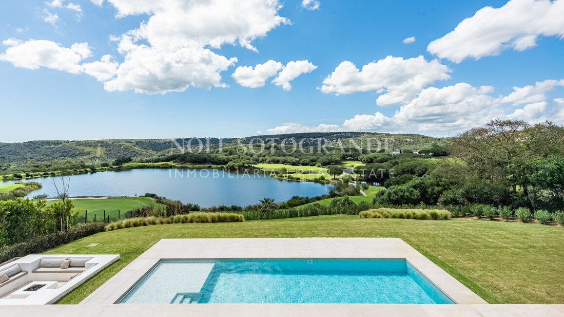 Villa Gazania - Zeitgenössische Villa zum Verkauf Sotogrande Alto