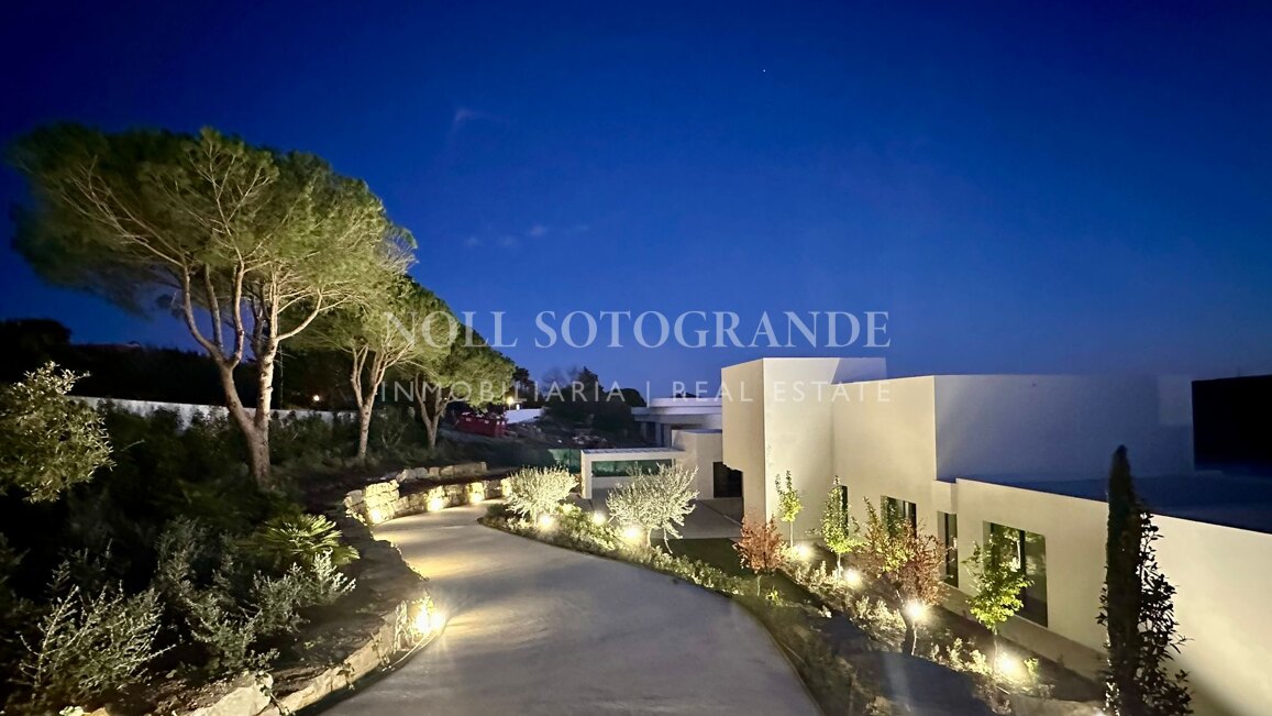 Villa Gazania - Zeitgenössische Villa zum Verkauf Sotogrande Alto