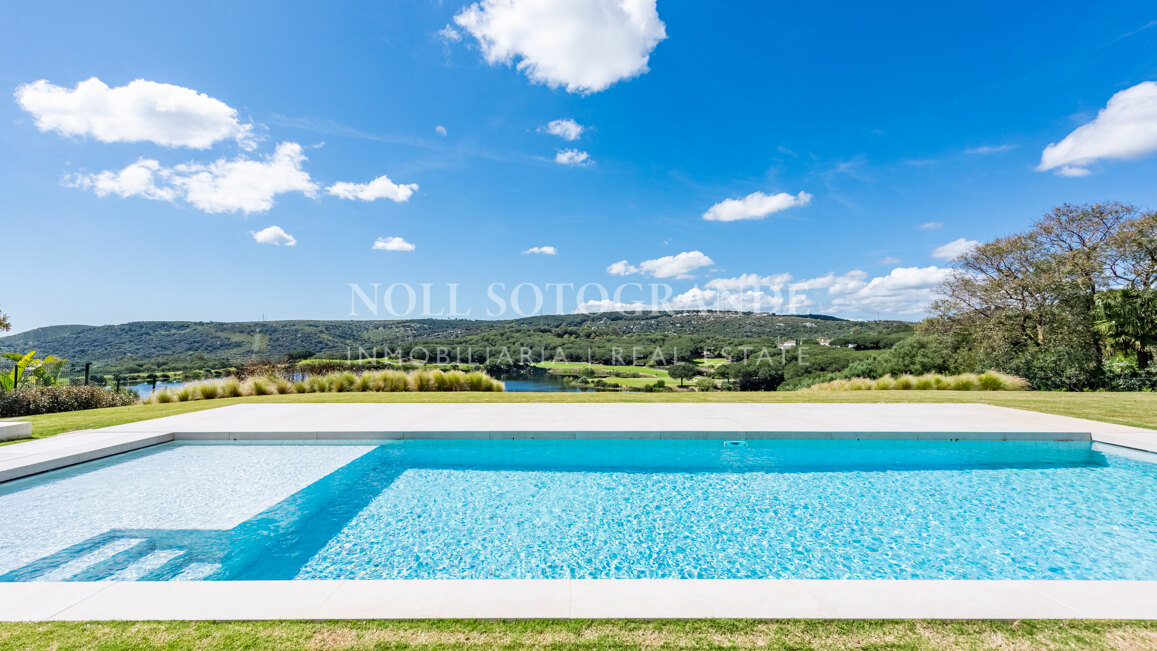 Villa Gazania - Zeitgenössische Villa zum Verkauf Sotogrande Alto