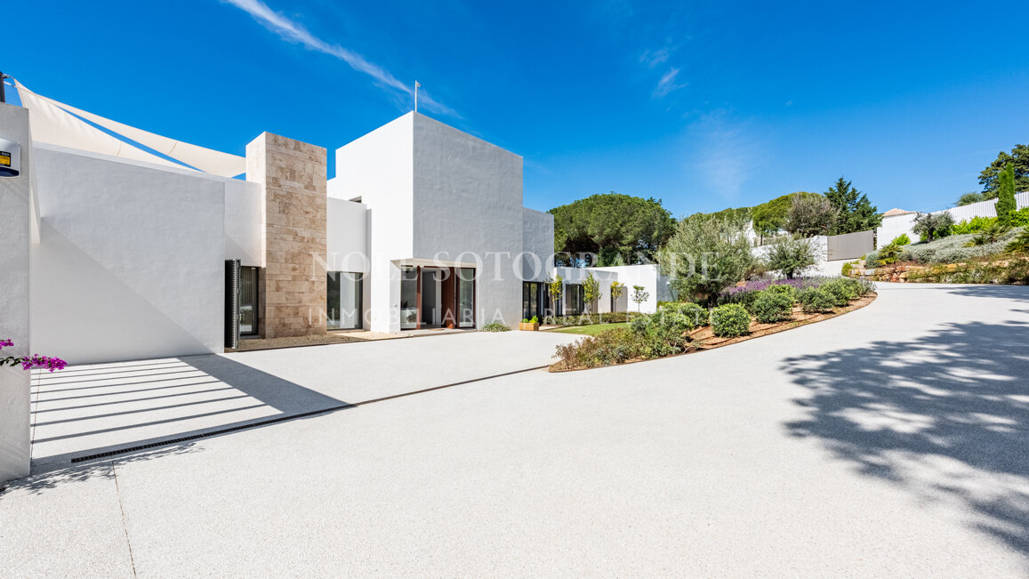 Villa Gazania - Zeitgenössische Villa zum Verkauf Sotogrande Alto