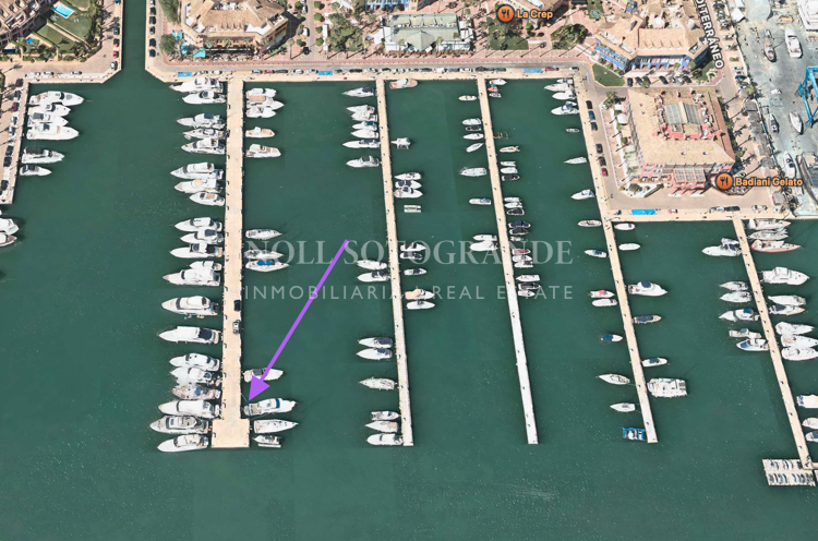 Liegeplatz zu verkaufen – 15 × 4,5 m | Pier 5, Hafen Sotogrande