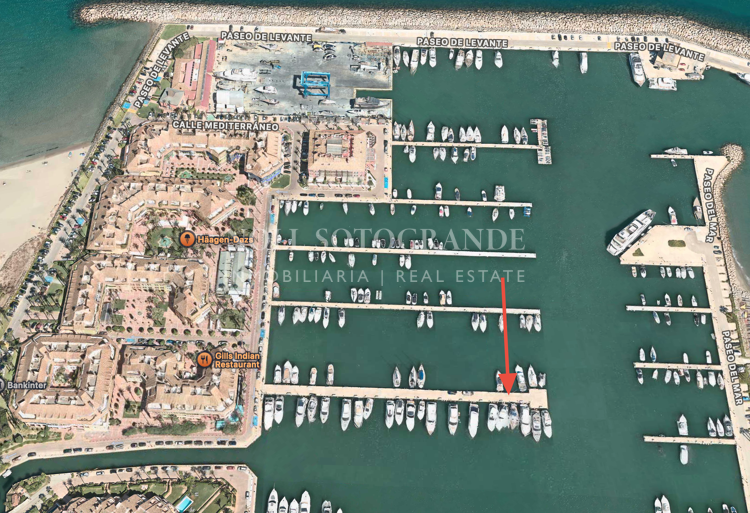 Liegeplatz zu verkaufen – 15 × 4,5 m | Pier 5, Hafen Sotogrande