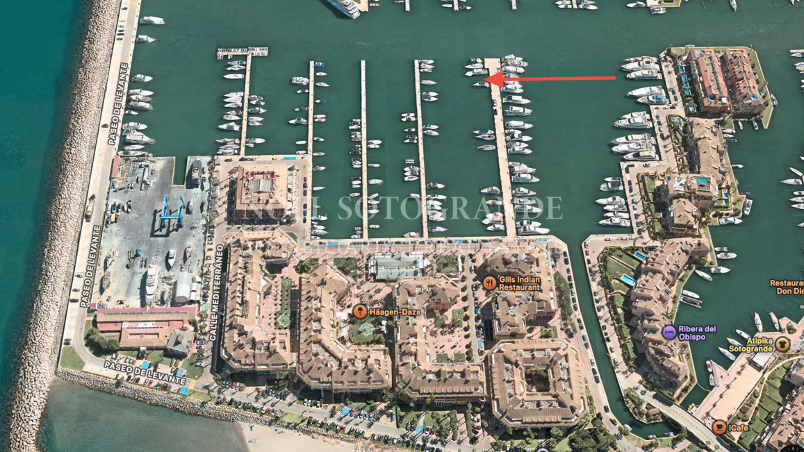 Liegeplatz zu verkaufen – 15 × 4,5 m | Pier 5, Hafen Sotogrande