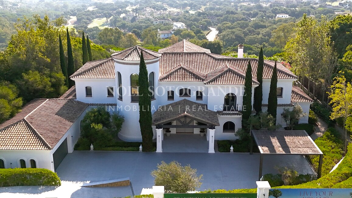 Villa Garden Pea Blossom - Atemberaubende traditionelle Villa in erster Golflinie und Panoramablick in Sotogrande